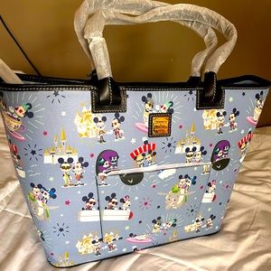 Dooney & Bourke Disney Mickey Minnie Parks Tote